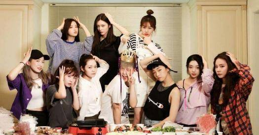 在当下这个娱乐圈不景气的现状中,yamy褪去火箭少女团体的光环之后