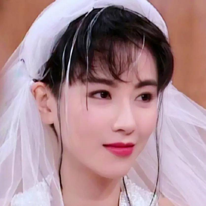 女星婚纱群像,躲得了迪丽热巴和刘亦菲的神颜,躲不掉港风女神_袁咏仪