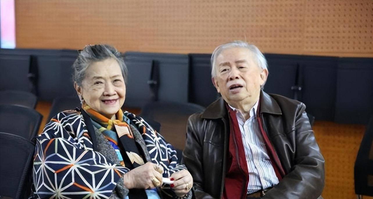 朱逢博:30岁闪婚恩师,70岁拒绝下葬亡夫,14年的坚守令人泪目_父亲