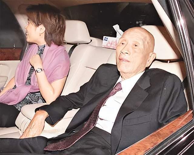 也是香港纺织女王的前夫,做高档钟表发家_潘迪生_杨敏德_父亲