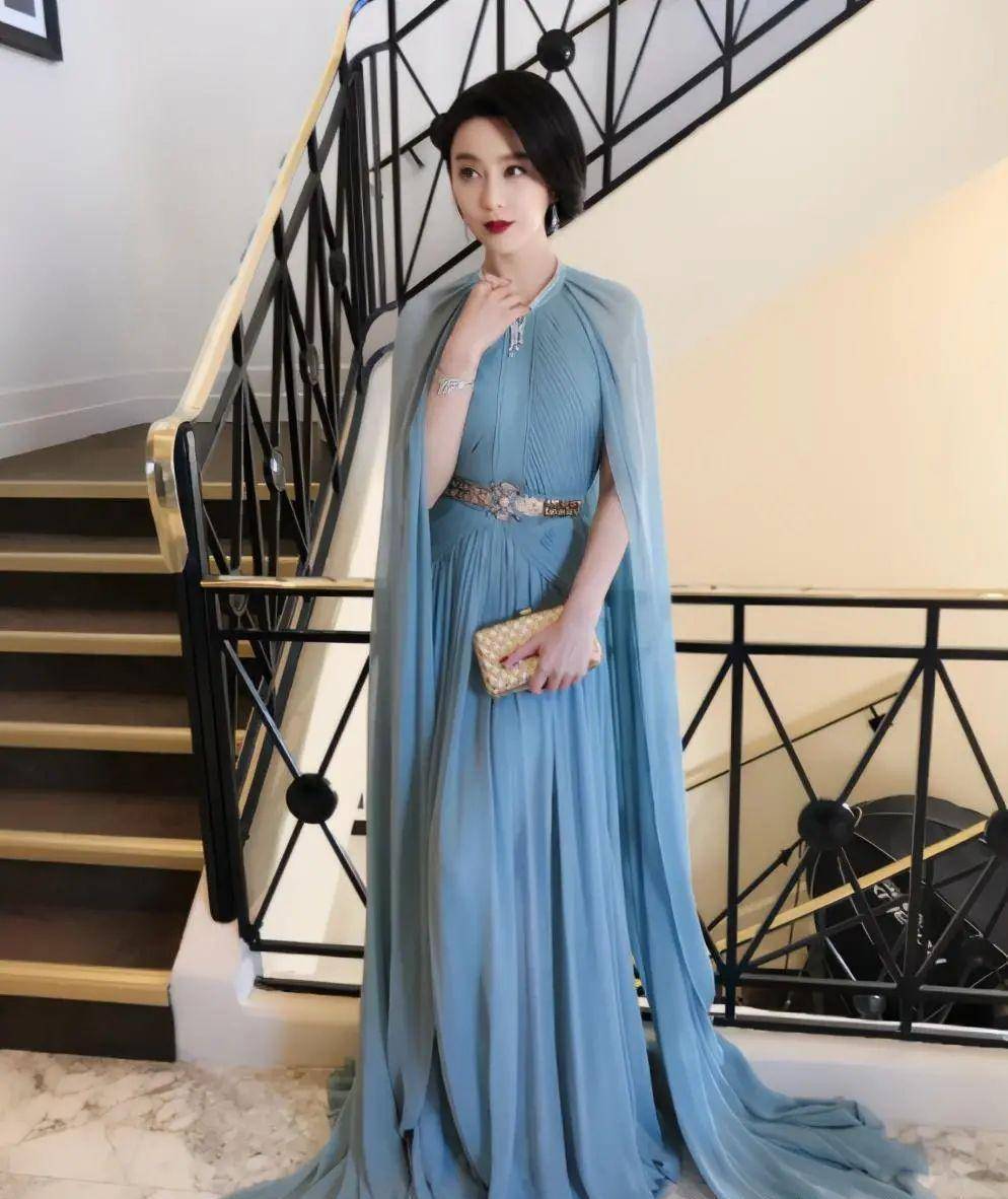 聊聊名利场上的借衣规则_品牌_saab_elie