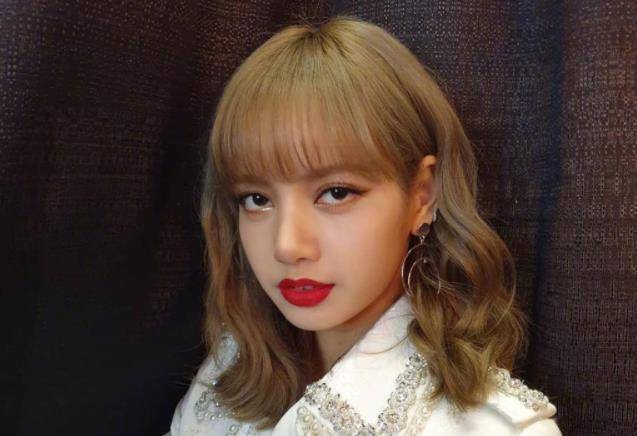 人世芭比Lisa：“崇奉之跃”圈粉三百万，却因素颜被嘲土？