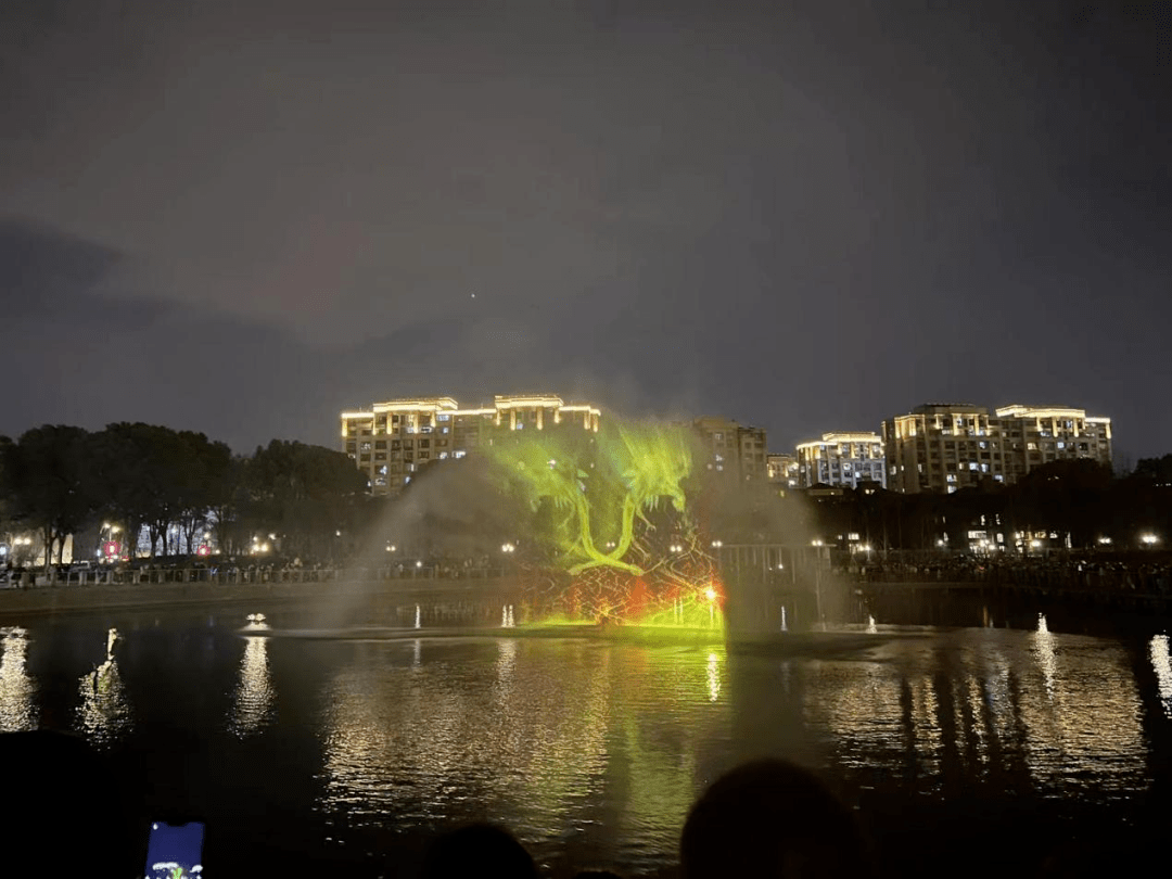 空港运动公园夜景图片