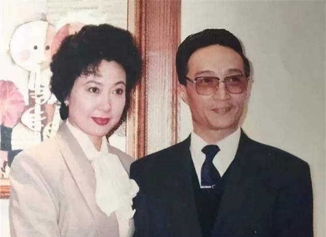 样板戏中的夫妻档:齐淑芳和龚国泰,钱浩梁和曲素英等等_革命_京剧界