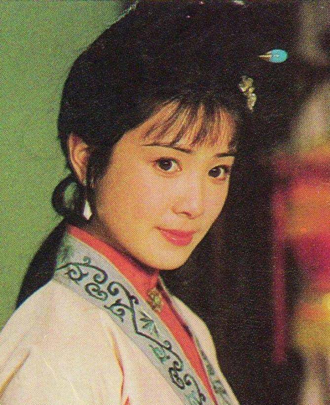 傅艺伟因吸食毒品而被北京警方查获,被查获的还有女演员黑婧环,傅艺伟