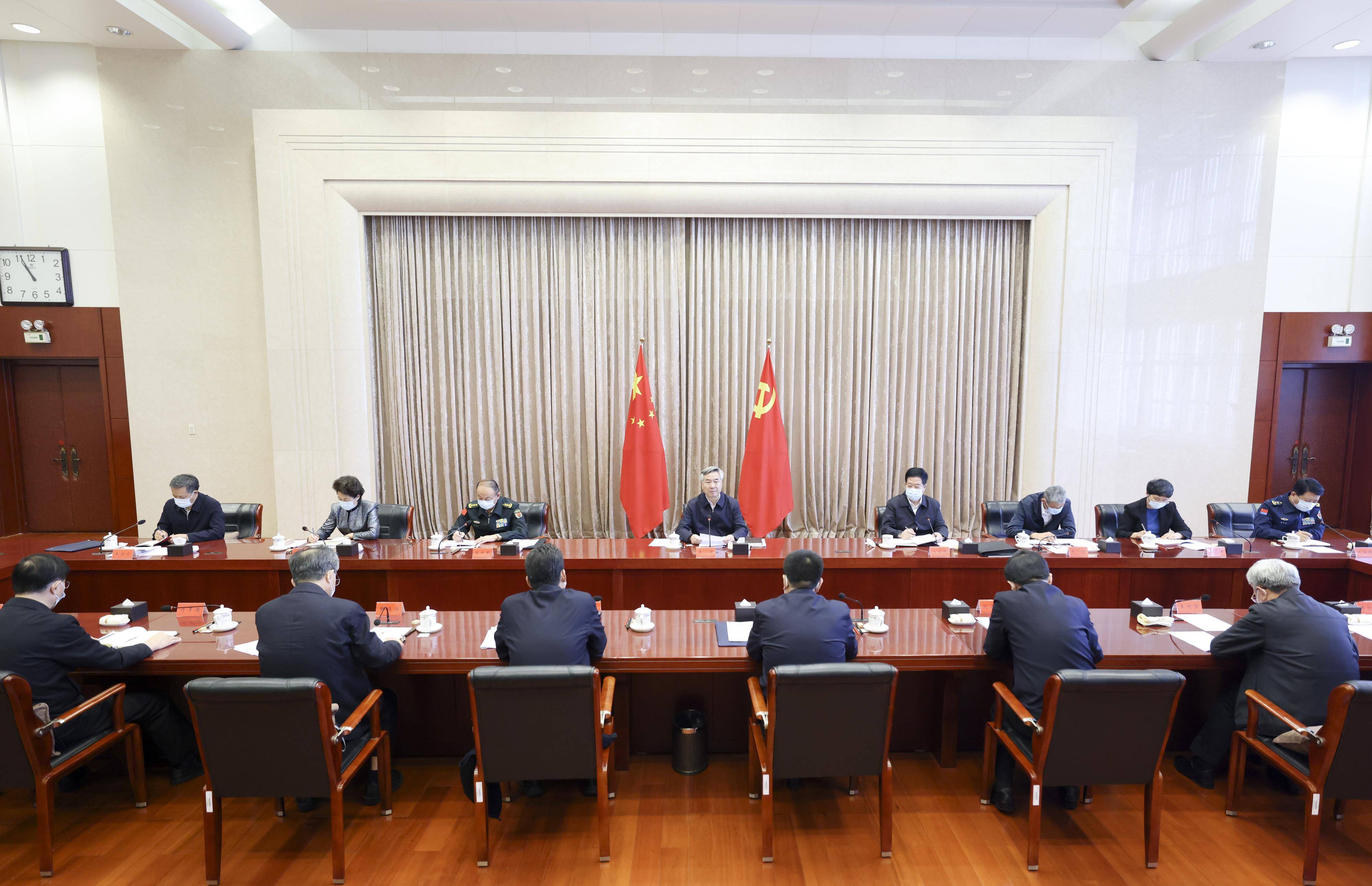 （时政）李希出席二十届中央纪委常委会第一次会议、中央纪委国家监委传达学习党的二十大精神会议_中共中央政治局召开会议_新华社_讲话