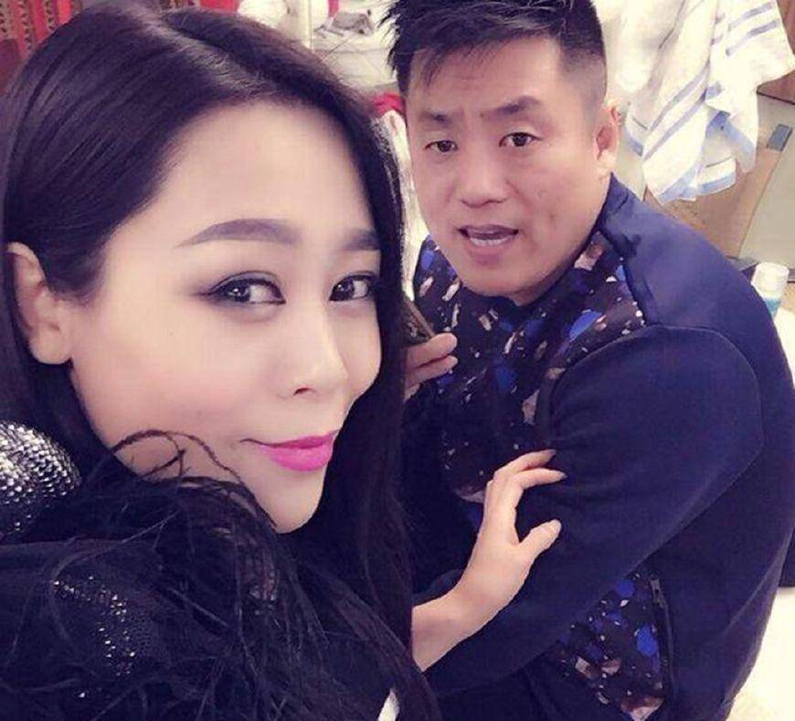 宋晓峰妻子杨晓茹美照曝光,女儿也一同曝光啦,眉眼间像极了爸爸_赵