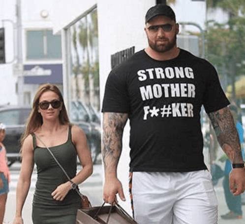 嫁给全球最强的肌肉男是什么体验 妻子太耿直 什么都敢往外说 健身 丈夫 爱好者