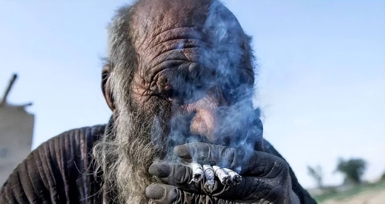 终年94岁,60年没洗澡_"全球最脏的人"洗澡后去世_全球最脏的人洗澡后