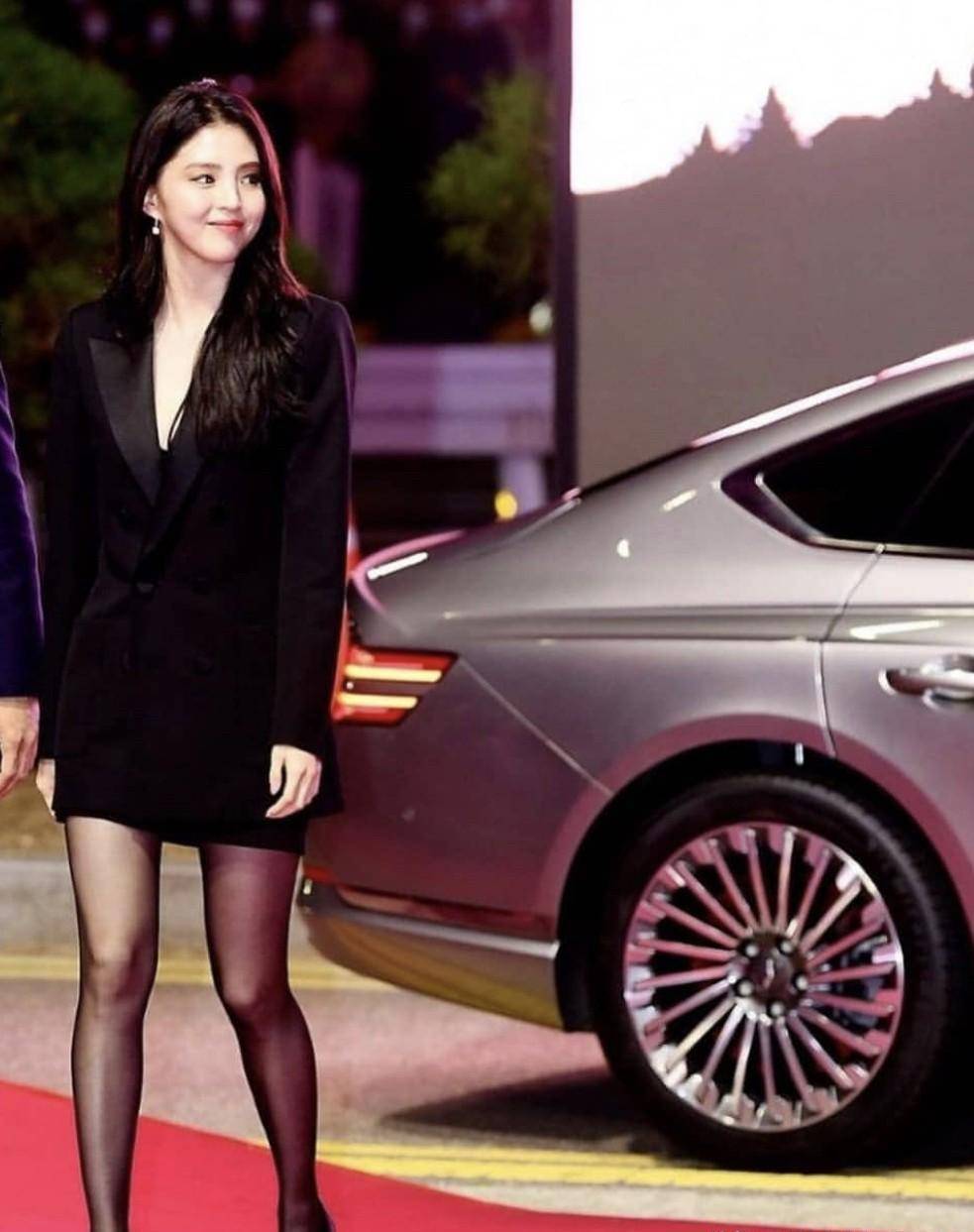 最美小三韩素希深v到身材下大秀时尚!