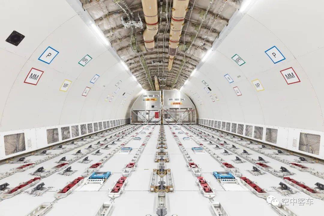 a330-300p2f货机货舱尽管a330-200和a330-300都符合改装条件,但机身较