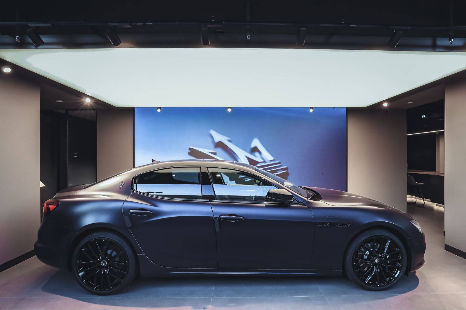 在艺术画廊感受机械之美,玛莎拉蒂全新概念展厅落户上海_品牌_客户