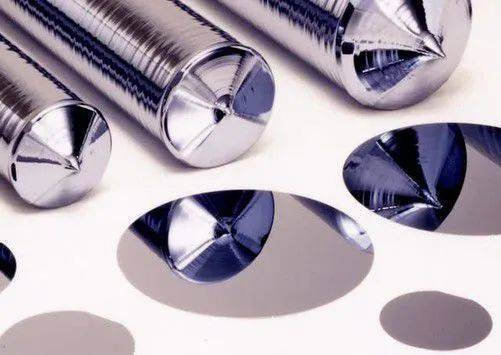 从沙子到芯片,半导体是怎样通过微加工技术练成的?