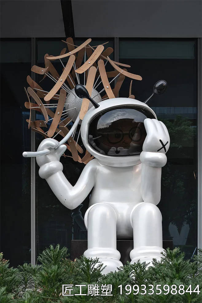 不锈钢太空人雕塑 宇航员 宇宙_发展_宇航服_角落