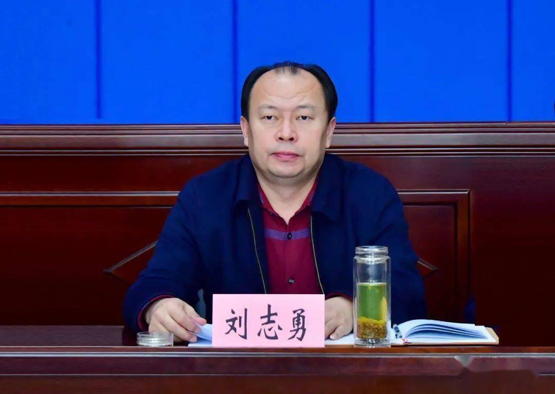 忻州市人社局党组书记,局长韩斌在市人事考试中心等四个局属事业单位