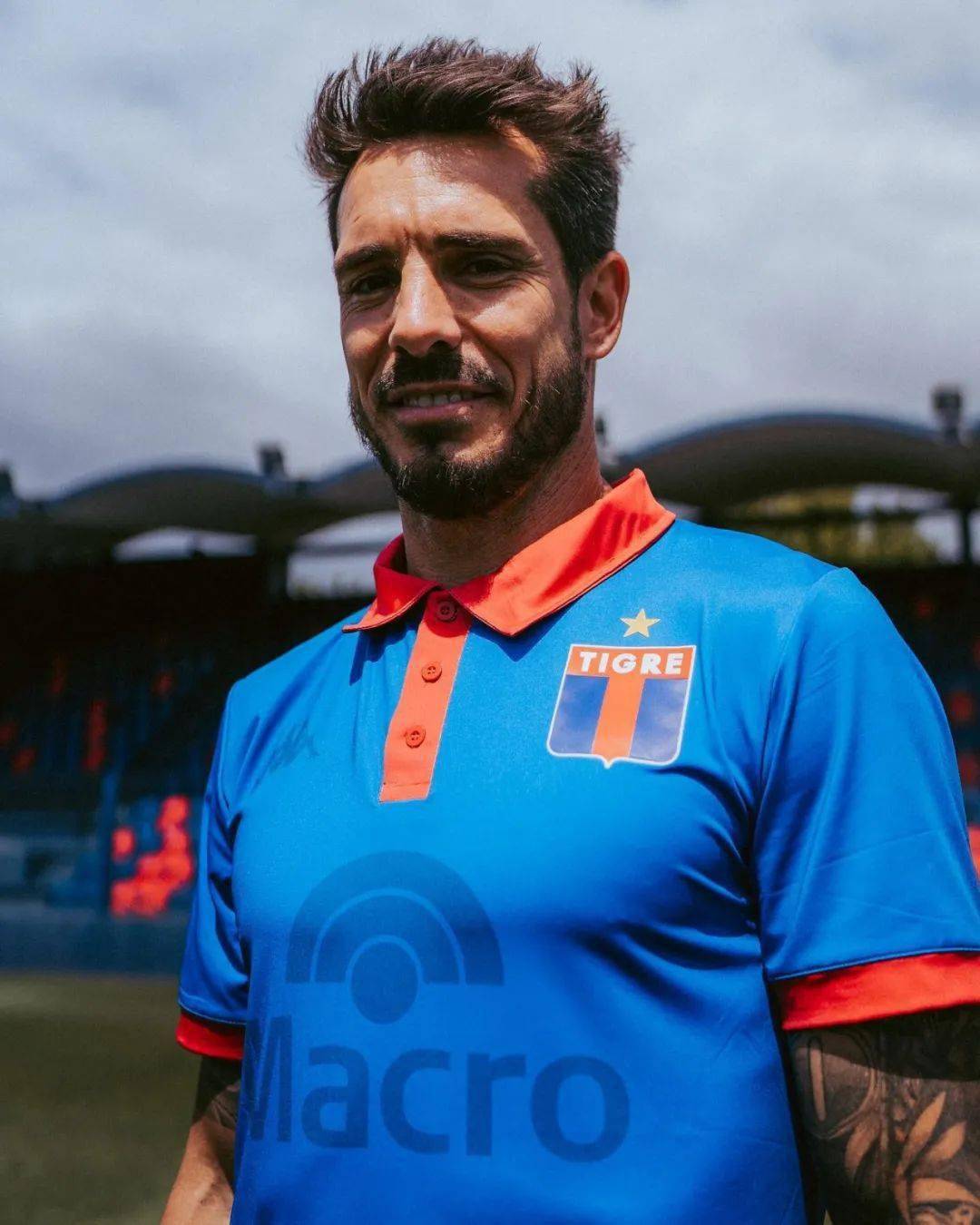 提格雷竞技发布120周年纪念球衣_蓝色_标志_kappa