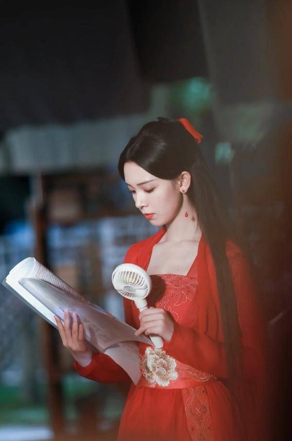 陈瑶与唐人解约,加入罗云熙公司有望合作,网友:怎么火不起来_角色