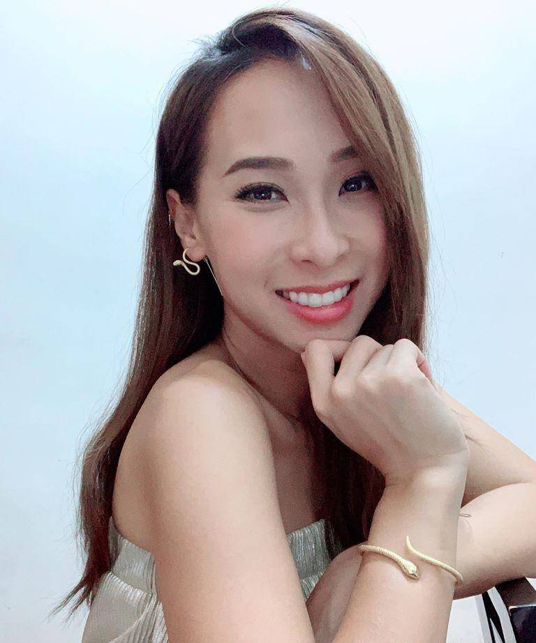 32岁李旻芳完美素颜,粉丝惊讶:为什么皮肤这么好_lucy_网友_伍允龙