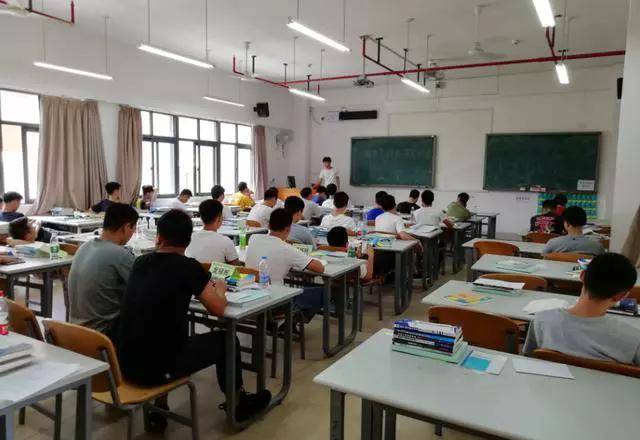 孔子东游，见两小儿“辩斗”，不是“辩日”吗？又是我们记错了？