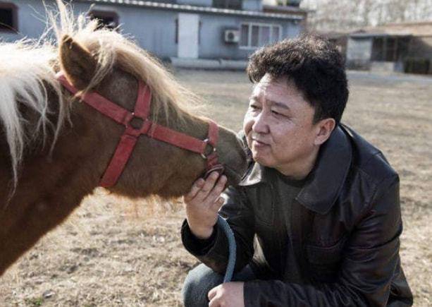 于谦除了讲相声以外,还喜欢养小动物,在北京他就有一个60亩的"天精