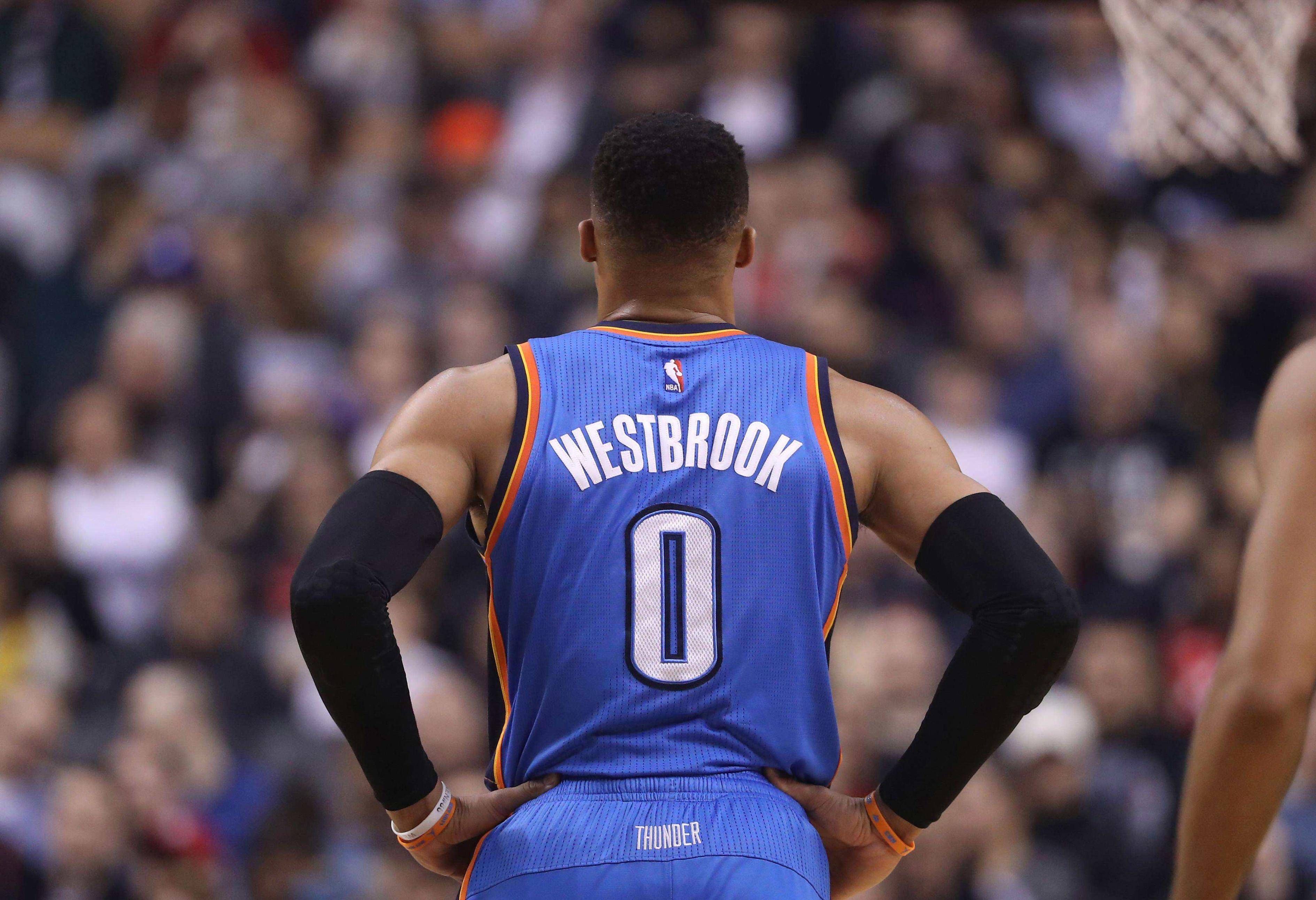 湖人"3巨头"合体百无一用,威少或再被交易_赛季_比赛_阵容