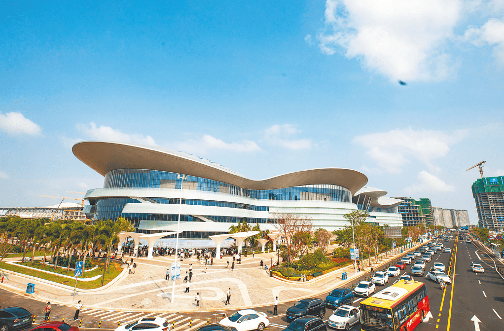 海南11家离岛免税店单日销售额创新高_海口_购物_国际