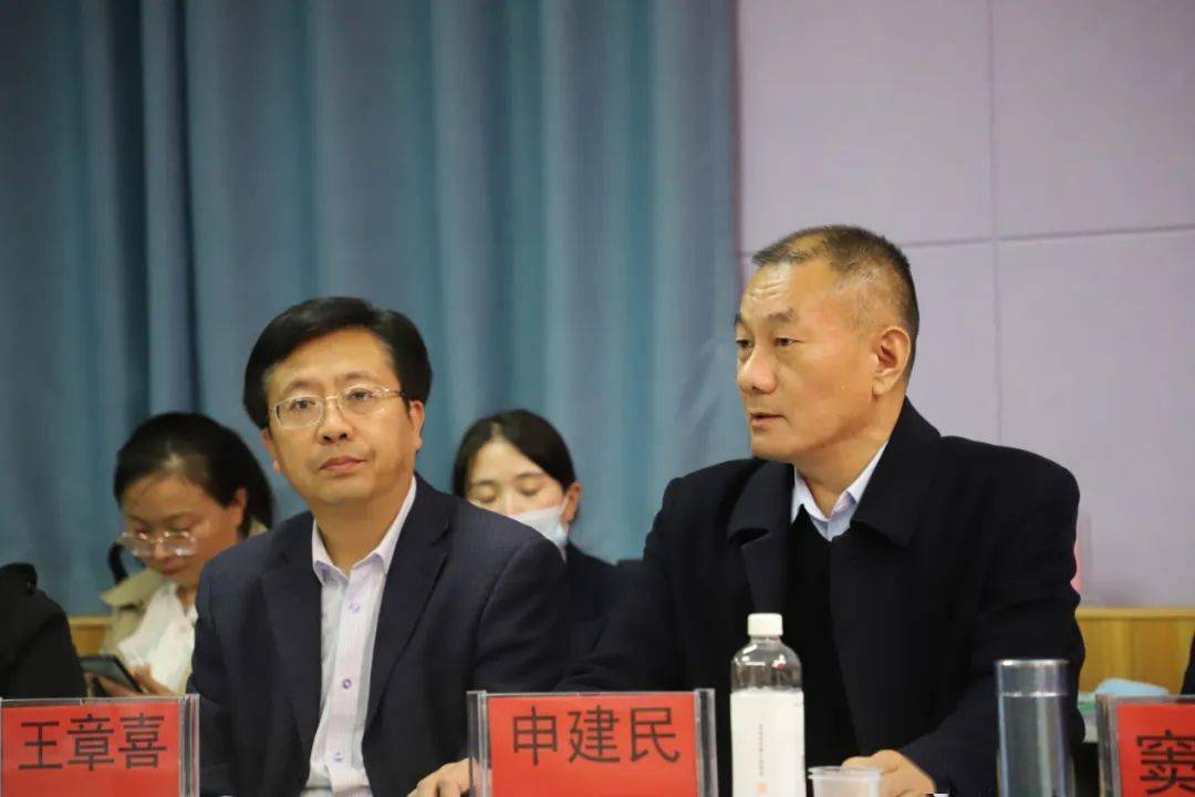 濮阳市乡村教师培训出彩项目组首席专家,导师申建民校长对今天的视导