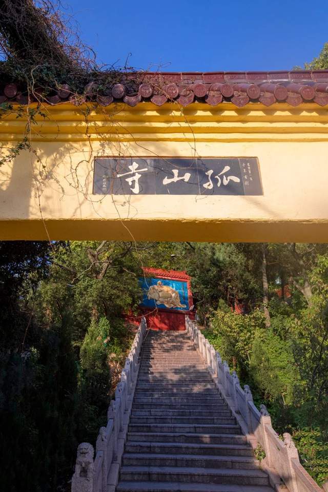 滨江小邑靖江,除了汤包和猪肉脯,究竟是座什么城?_孤山_马洲_崇圣