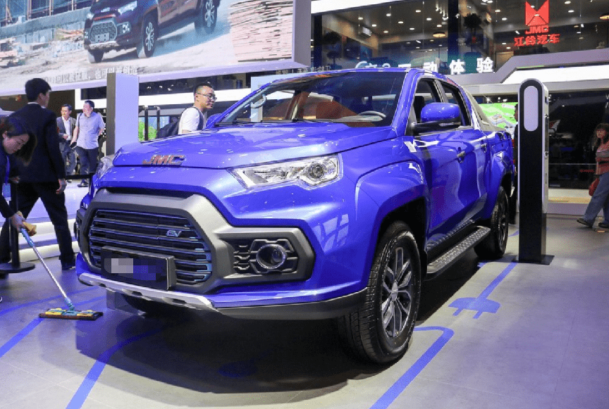 域虎ev这款车整体给人的感觉比较大气的,而且运动感也是不弱的_搜狐