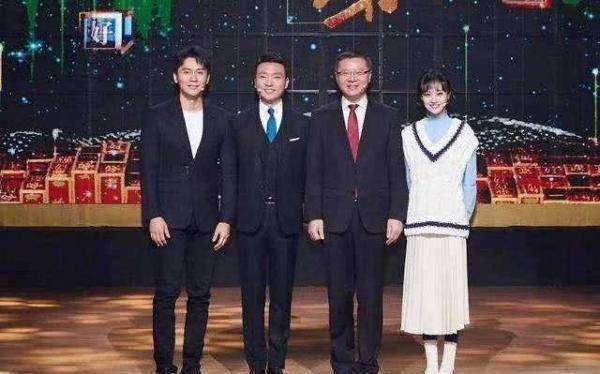 48岁电视主持人,苦追妻子8年,至今结婚18年甜蜜如初_康辉_刘雅洁_董卿