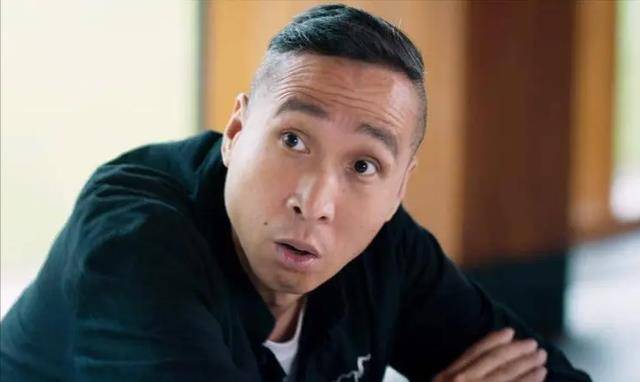 喜剧演员韩兆,因丑出名,饰演"条子"成经典,如今53岁生活幸福