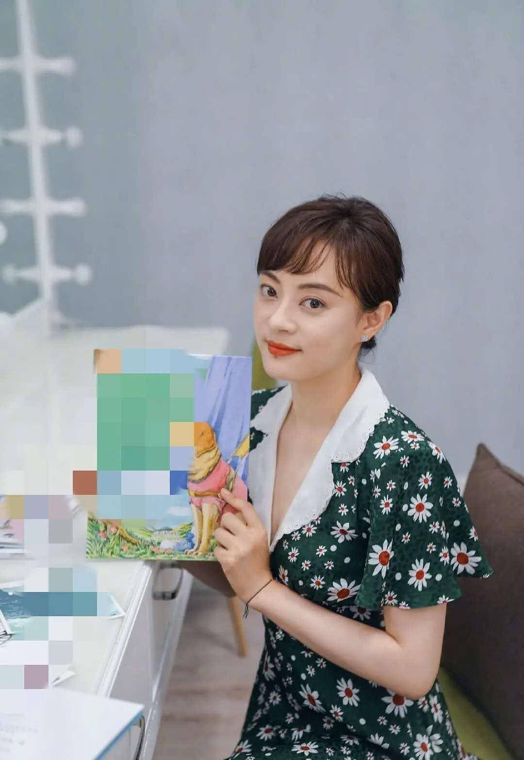 37岁孙俪留长发好温婉!