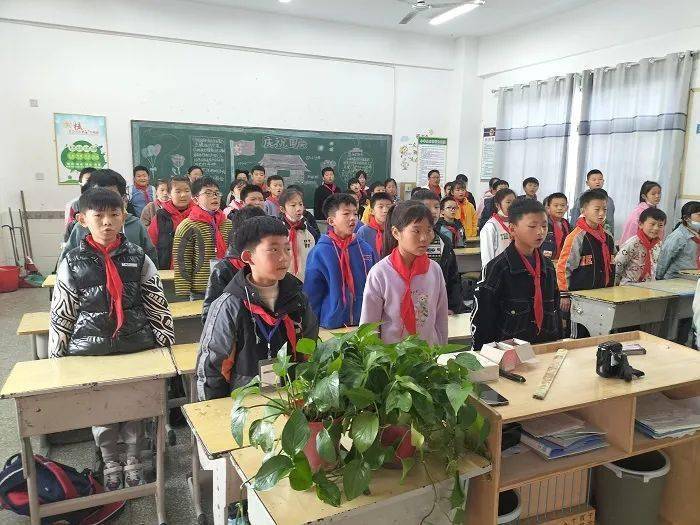 泗县思源实验学校开展"学习二十大,强国复兴有我"主题队会_少先队员