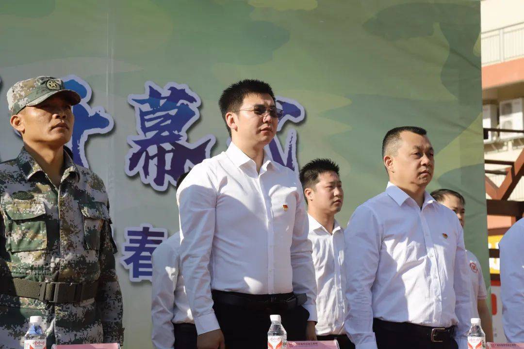 为期8天的新生军训正式开启,我校闫冠英校长等多位校领导到