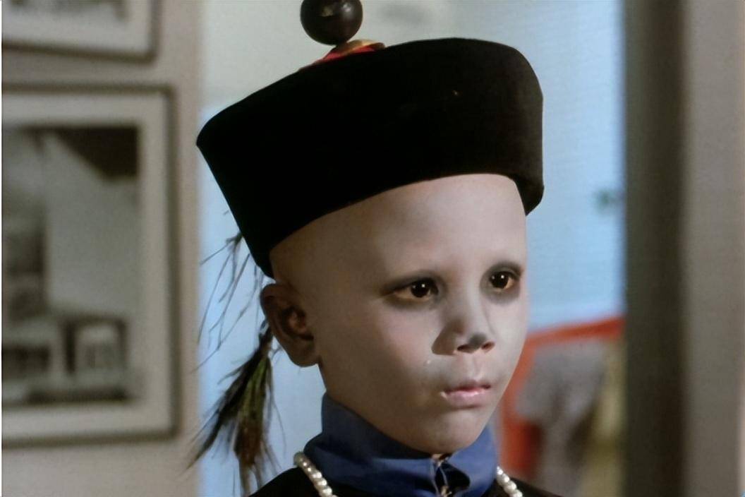 一家三口变丧尸,西方教父变吸血鬼,英叔上演人鬼大战_僵尸_电影_林正