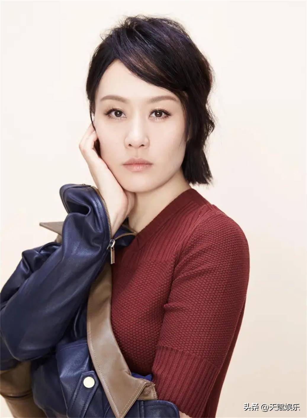 《蜗居》电视连续剧中饰演姜淼淼的女演员邬君梅写真(1)