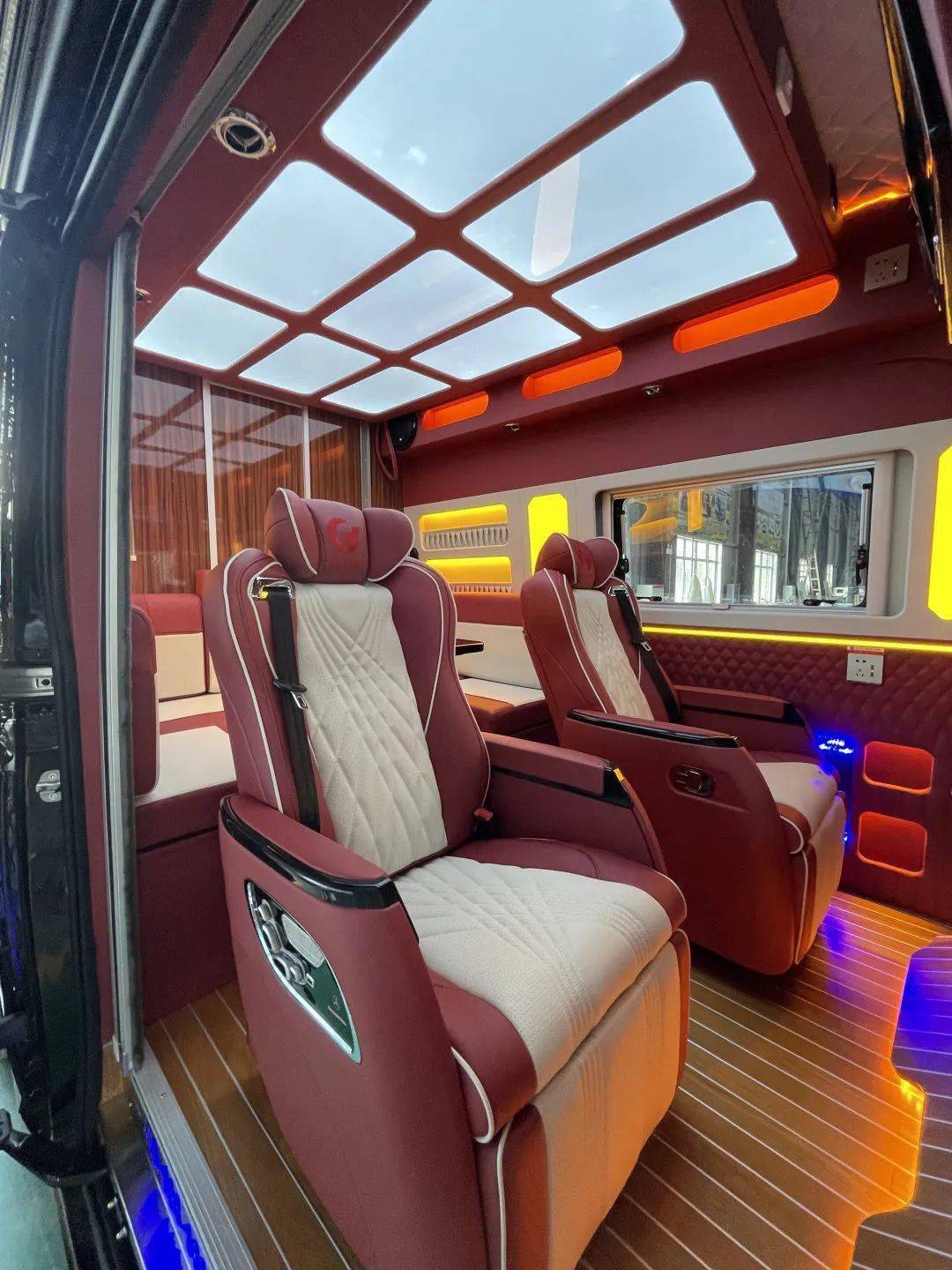 悦胜大通V90 B型房车 后置厨卫设计 全新豪华内饰 配备航空座椅_搜狐汽车_搜狐网