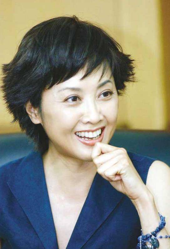 女儿国国王墨琳：为演戏离婚，后独身10年，53岁遇实爱丁克也幸福