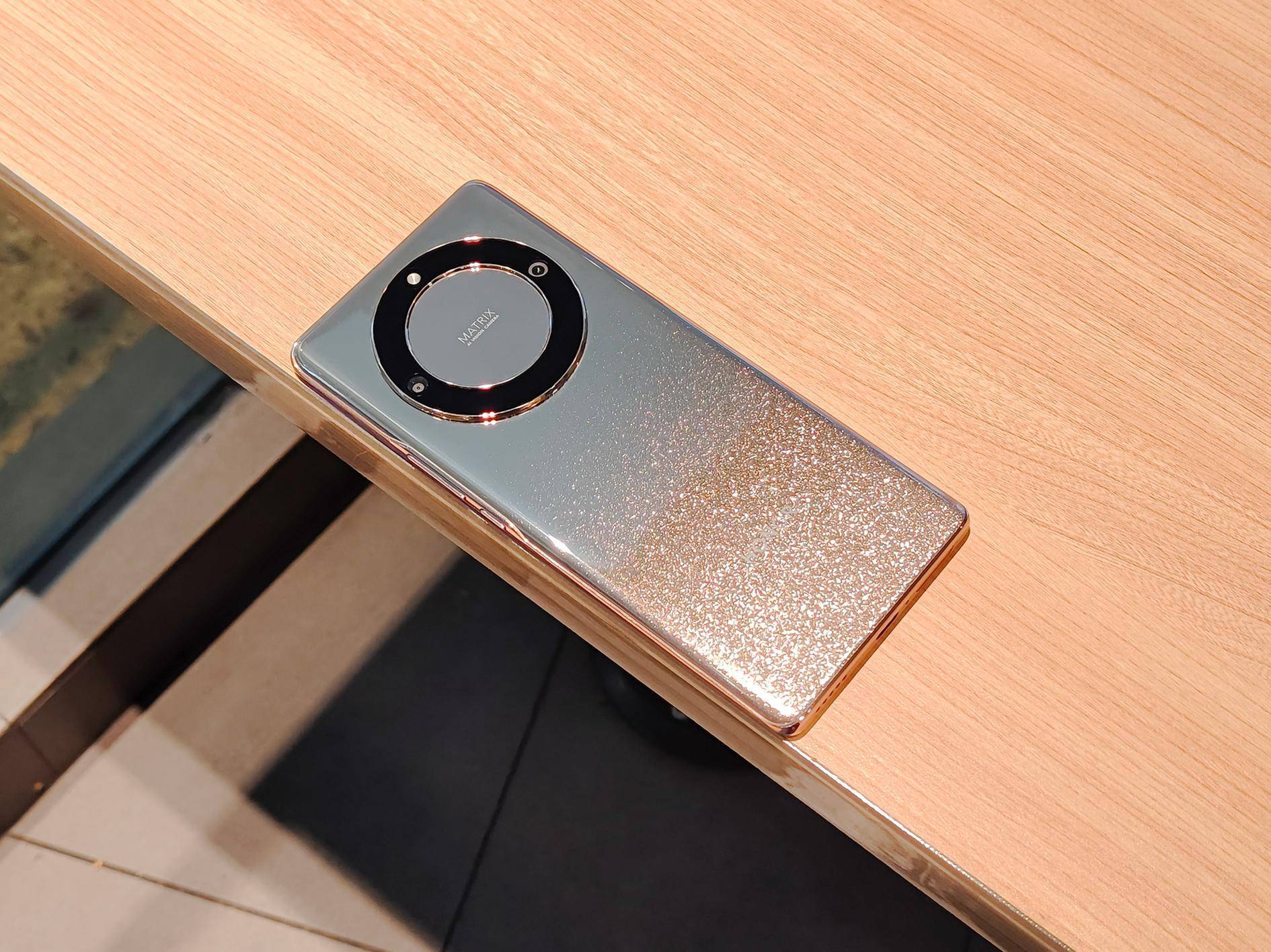 荣耀X40评测：功能再跃级，科技有温度，使用更安心