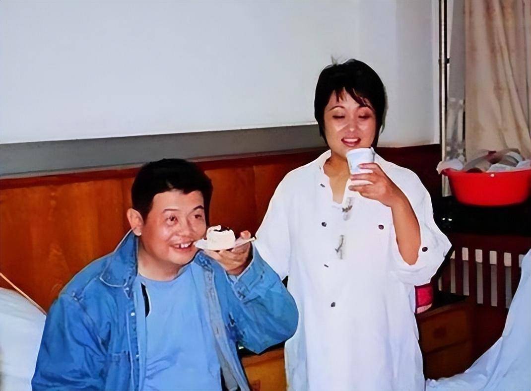 傅彪去世17年,妻子张秋芳坚决不改嫁,用爱托起公婆晚年_父母_楚国