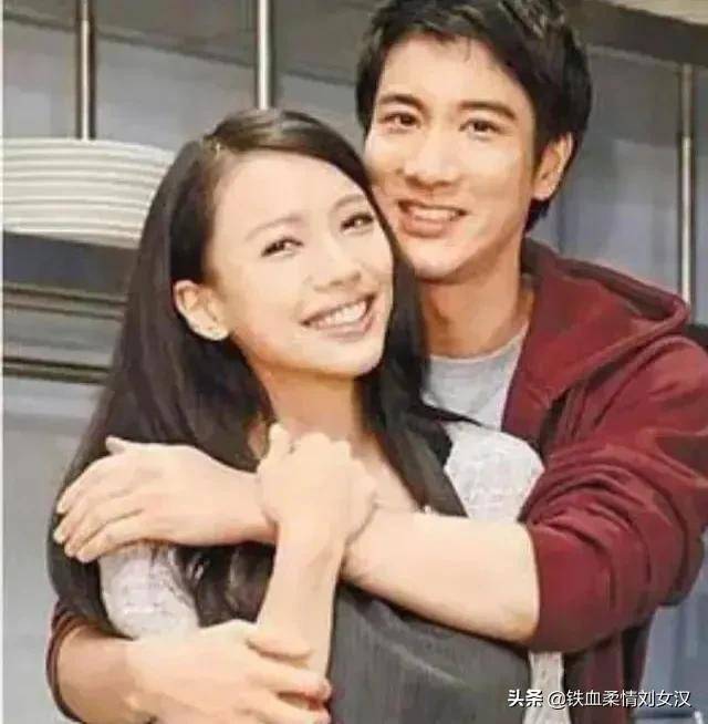 李靓蕾与劳荣之类似，够狠够毒够阴，相由心生一点不假