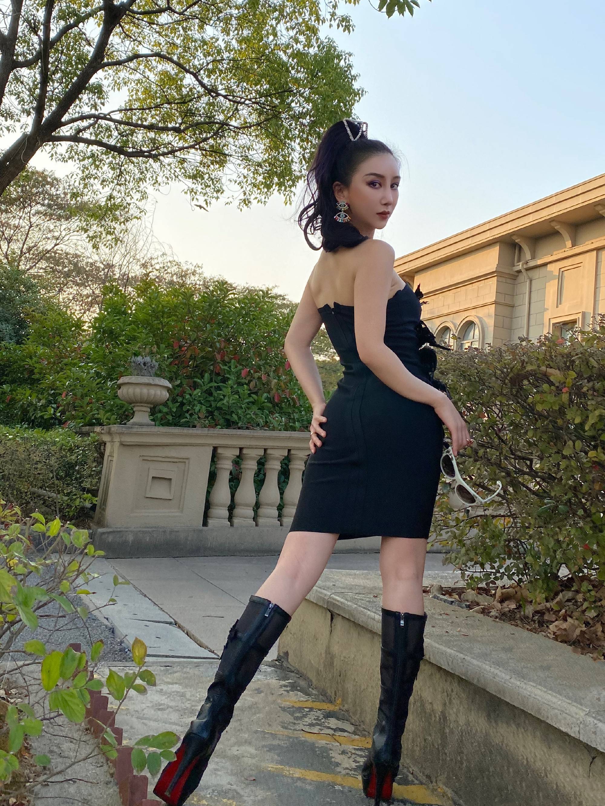 盘点2022影视歌三栖全才明星艺人邹晶晶的一组生活时尚写真_演艺_来源