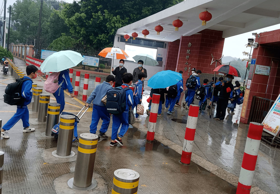 第一小学炭步镇第二初级中学炭步镇第一幼儿园来源:花都区融媒体中心