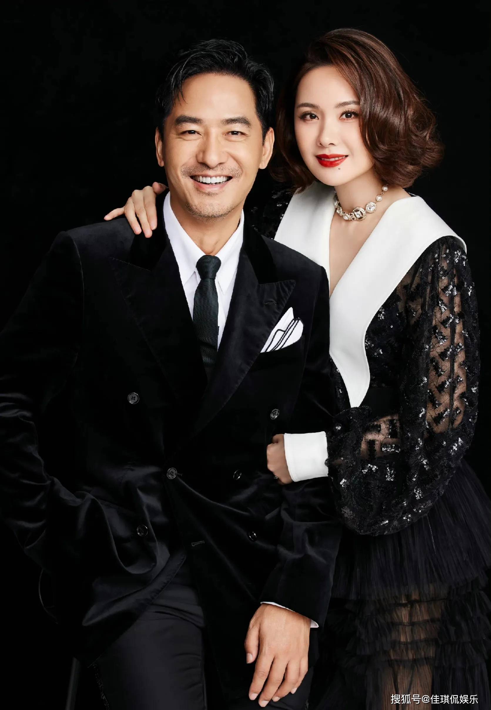 时间过去了,但他们彼此的爱依旧没有变,从他们的照片中就能看出来