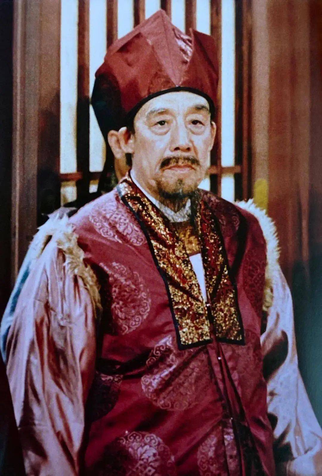 李大奎:读《红楼梦》荣国府贾赦贾政兄弟俩何以貌合神离甚而到了剑拔