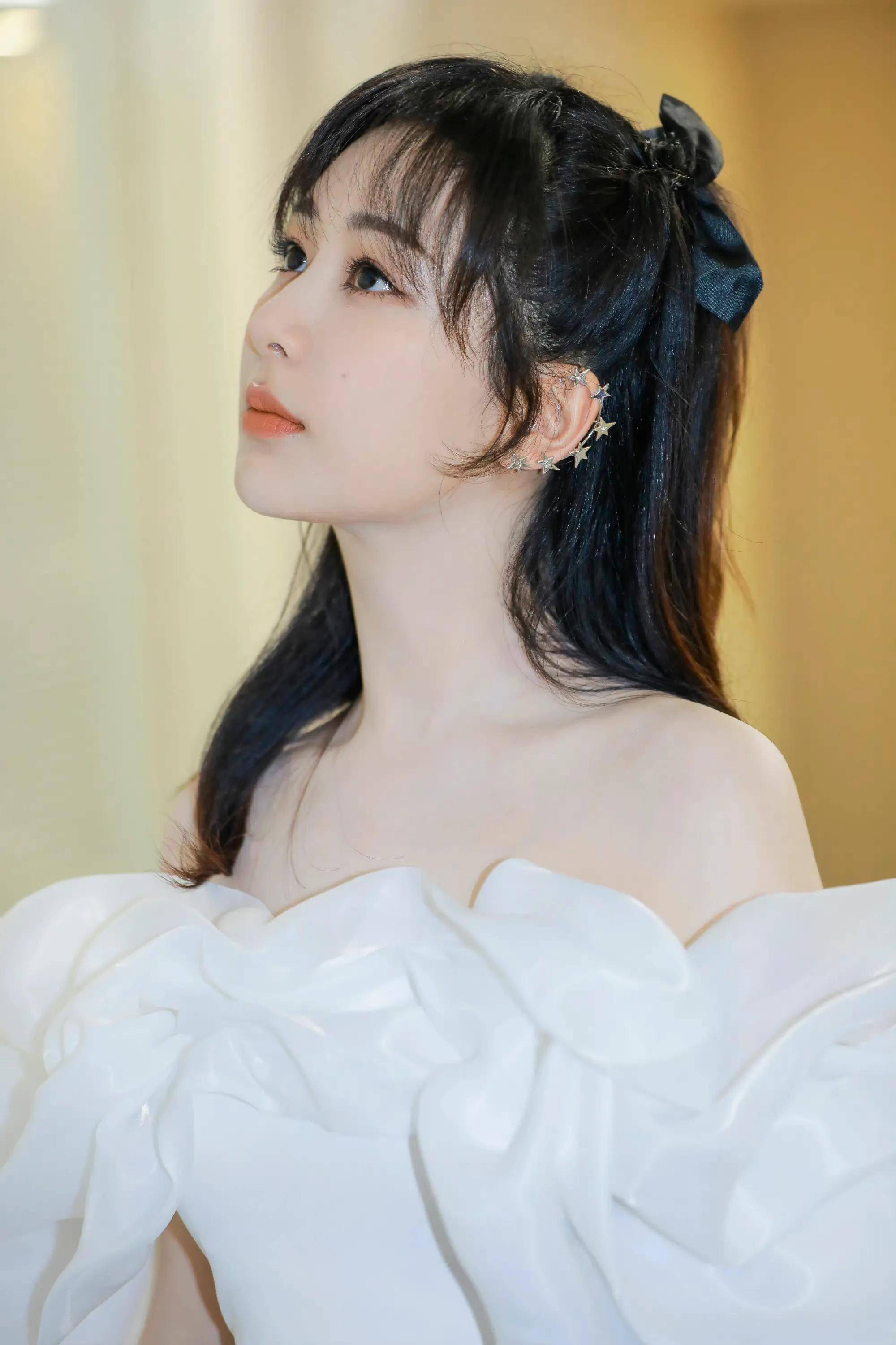 女明星杨紫时尚写真:玉洁冰清,花容月貌_杨紫_时尚_写真