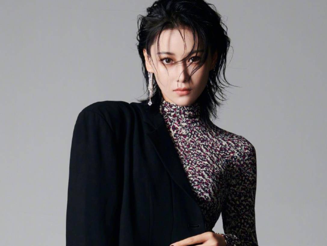 张馨予公开diss八组匿名爆料,不料反效果,旧事被扒火速删文_网友_地方