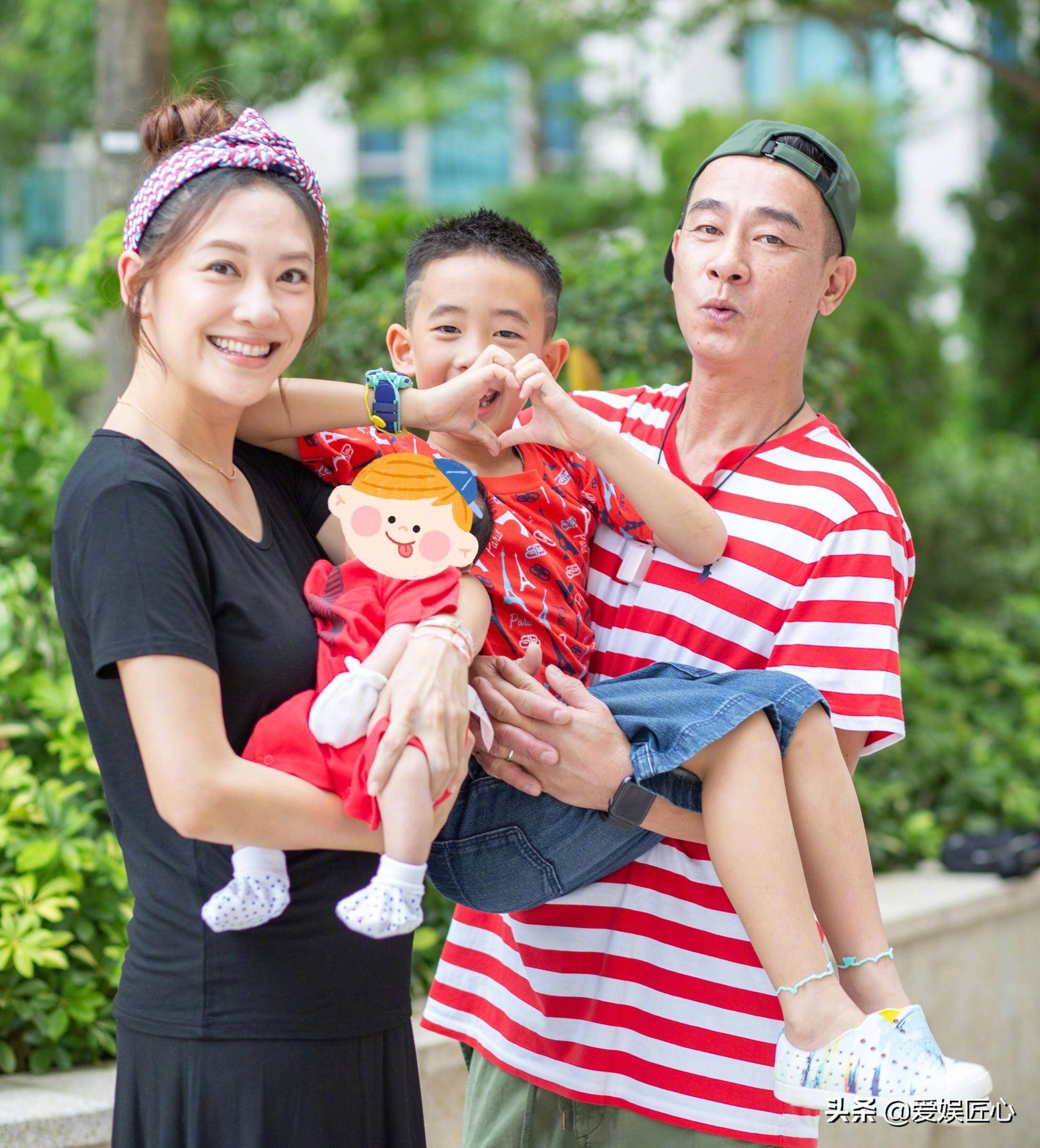 应采儿全家录综艺,7岁jasper翻身了,不停指挥陈小春干活_时候_孩子