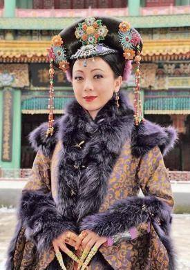 扮演皇后的蔡少芬,其实不是第一人选,而是另一位演员,邓萃雯