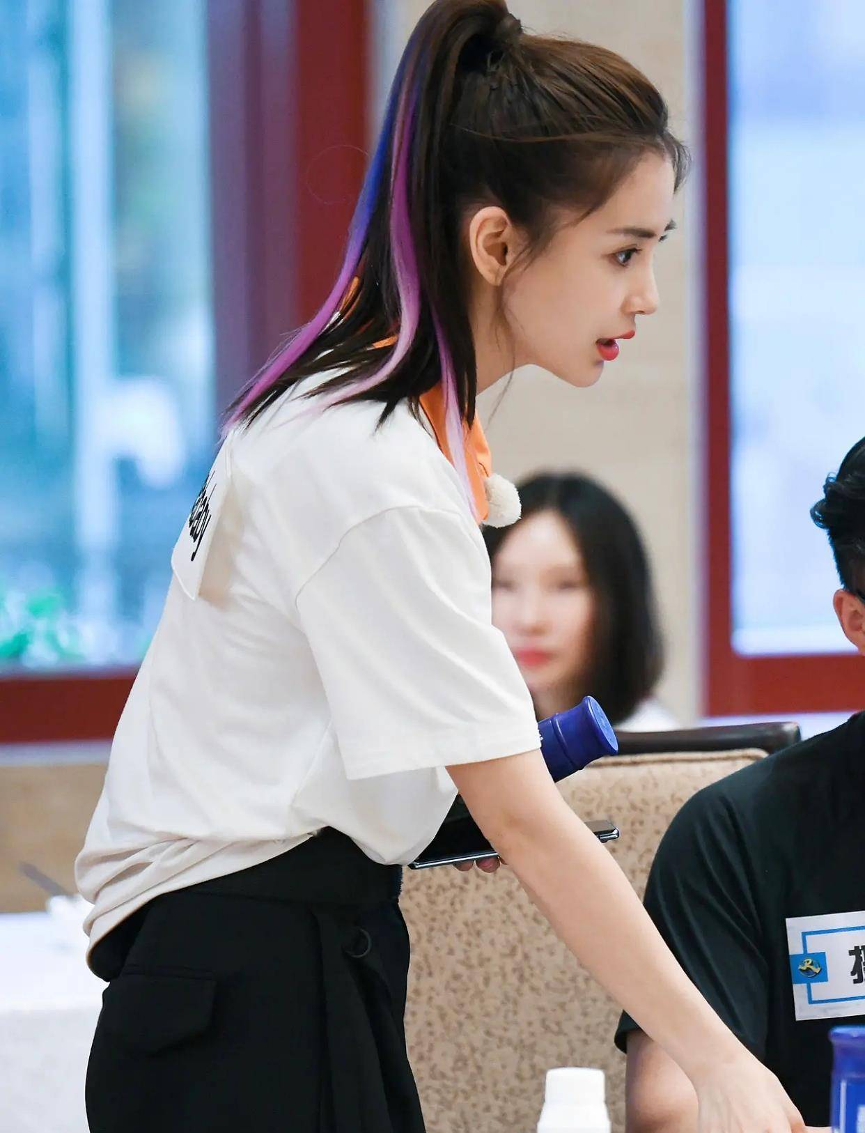 杨颖《奔跑吧》造型大盘点,每个都出奇的美,最喜欢马术少女!